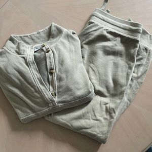 Old Navy Jogger set sage green size small